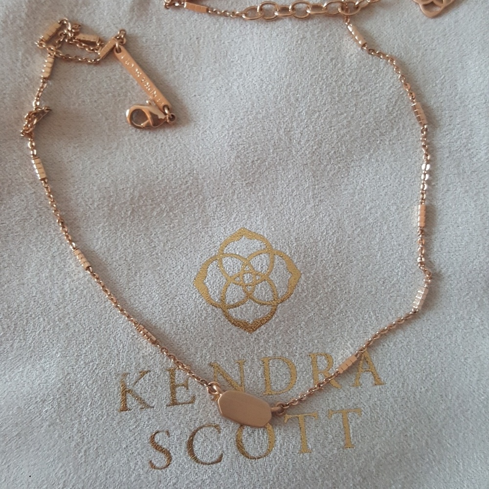 Kendra Scott rose gold necklace